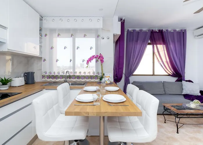 Apartment 50m Al Mar *